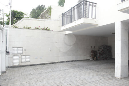 Casa à venda ou para alugar com 5 suítes em Jardim Leonor, São Paulo, SP