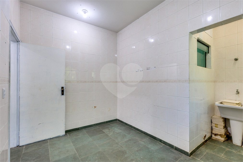 Sobrado à venda ou para alugar com 4 quartos em Jardim Petrópolis, São Paulo, SP