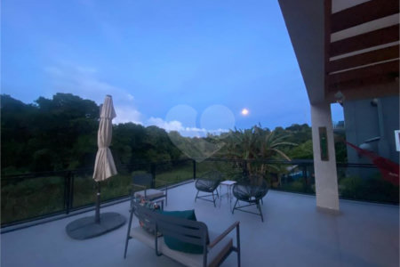 Casa à venda com 4 quartos, sendo 3 suítes,  no condomínio Vale da Santa Fé, Vinhedo - SP