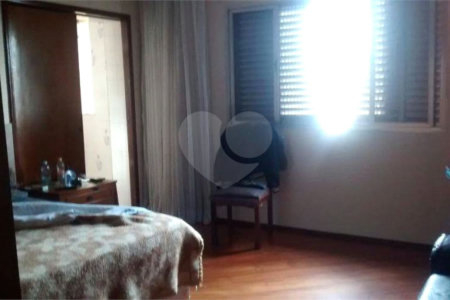 Sobrado à venda com 4 quartos, sendo 2 suítes, em Ipiranga, São Paulo, SP