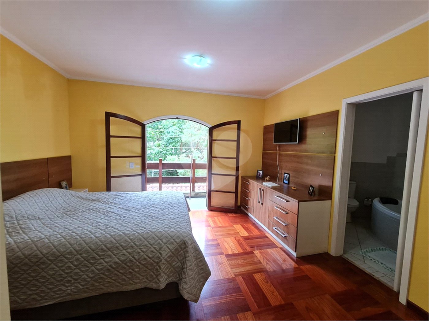 Sobrado à venda com 4 quartos, sendo 1 suíte,  em Jardim Leonor Mendes de Barros, São Paulo, SP