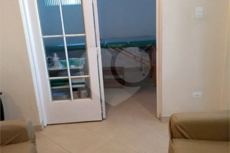 Sobrado à venda com 4 quartos, sendo 1 suíte, em Indianópolis, São Paulo, SP