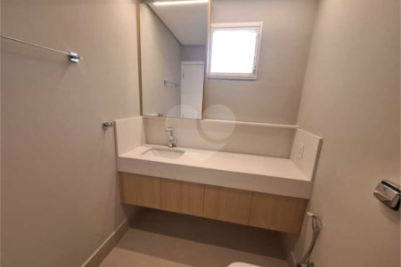 Apartamento à venda com 3 quartos, sendo 1 suíte, em Itaim Bibi, São Paulo, SP