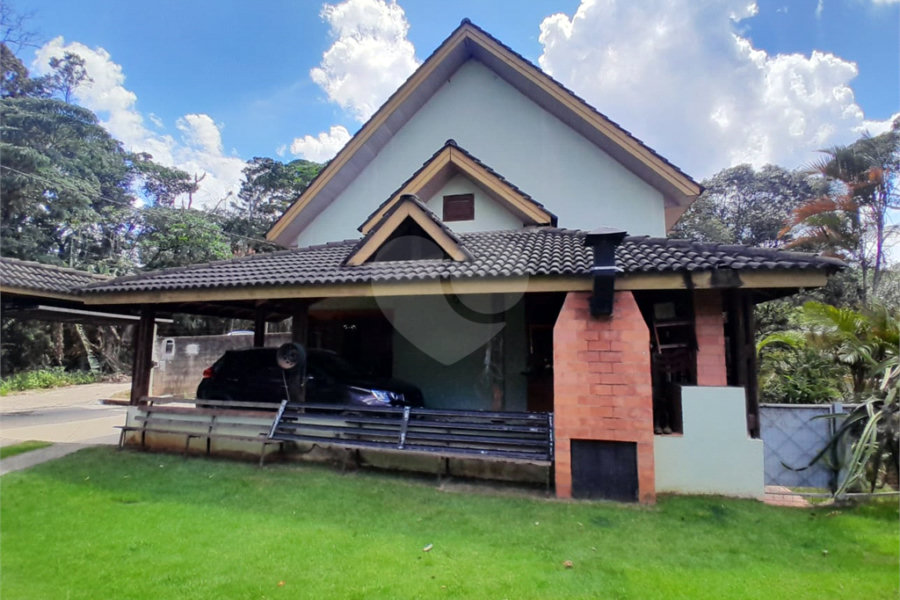 Casa à venda com 3 quartos, sendo 2 suítes,  no condomínio Alpes da Cantareira, Mairiporã - SP