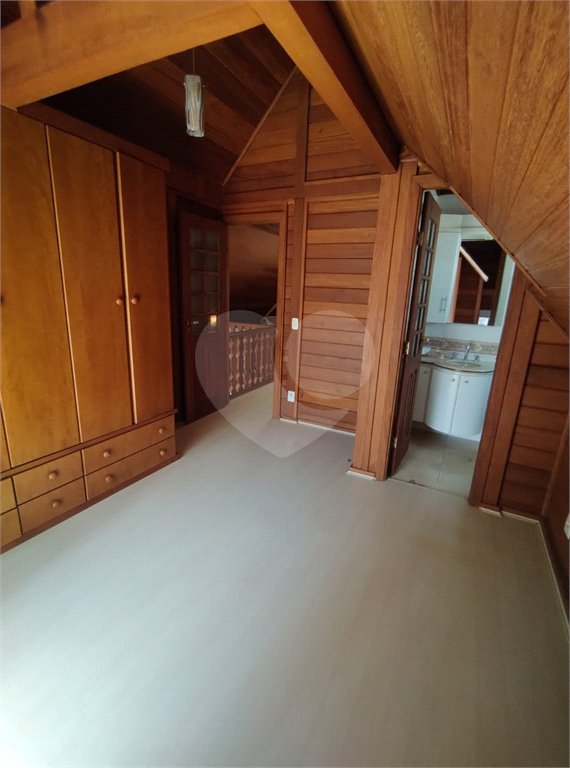 Casa à venda com 3 quartos, sendo 1 suíte, no condomínio Bosque de Greviléa, Vinhedo - SP