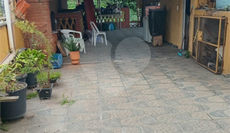 Sobrado à venda com 4 quartos, sendo 1 suíte,  em Furnas, São Paulo, SP