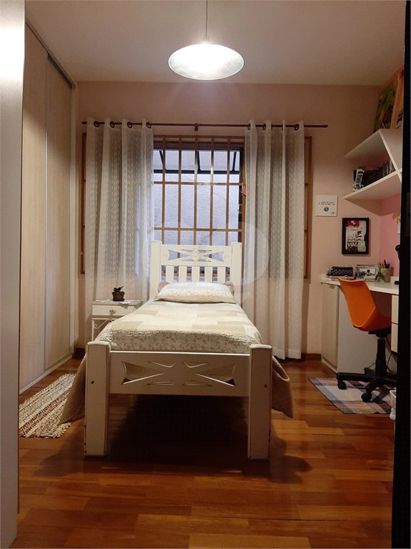 Casa Térrea à venda com 3 quartos, sendo 1 suíte, em Vila Lavínia, Mogi das Cruzes, SP