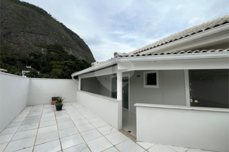 Casa à venda com 4 suítes no condomínio Pedra Mar, Rio de Janeiro - RJ