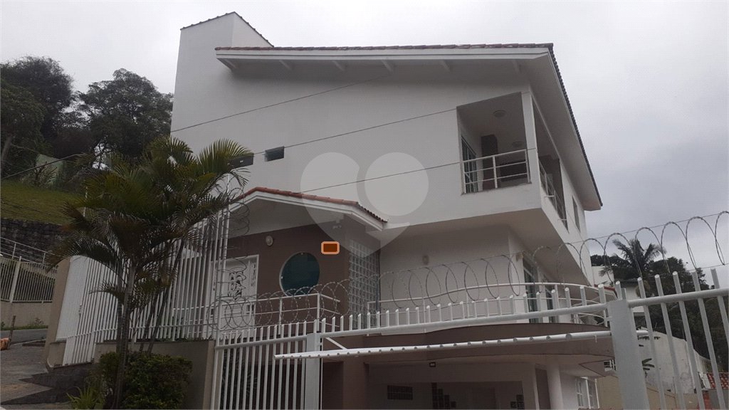 Sobrado à venda com 4 suítes em Tremembé, São Paulo, SP