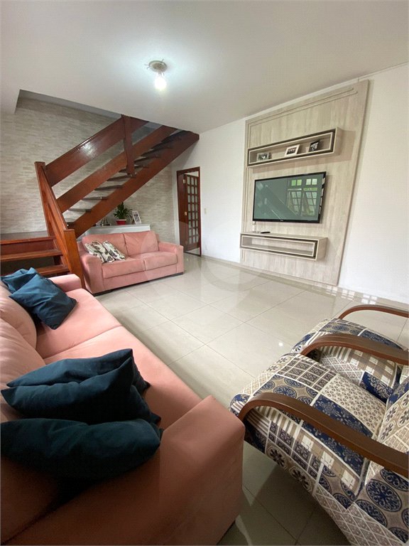 Sobrado à venda com 5 quartos em Jardim São Pedro, Mogi das Cruzes, SP
