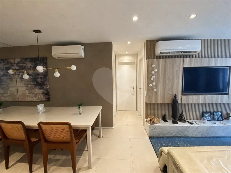 Apartamento à venda com 2 quartos, sendo 1 suíte,  em Botafogo, Rio de Janeiro, RJ
