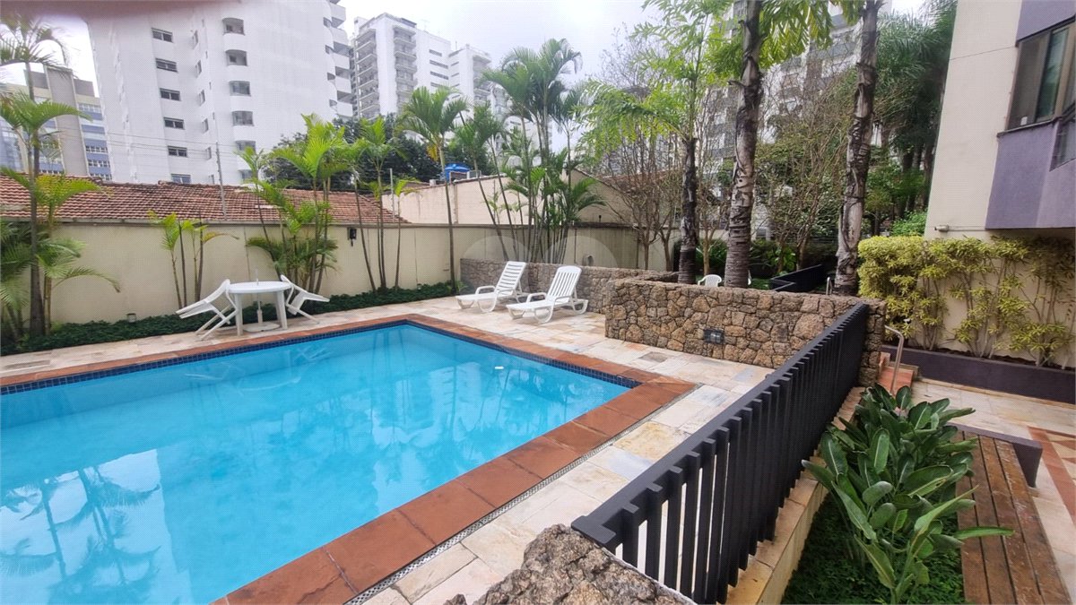 Apartamento à venda com 3 quartos, sendo 1 suíte,  em Indianópolis, São Paulo, SP