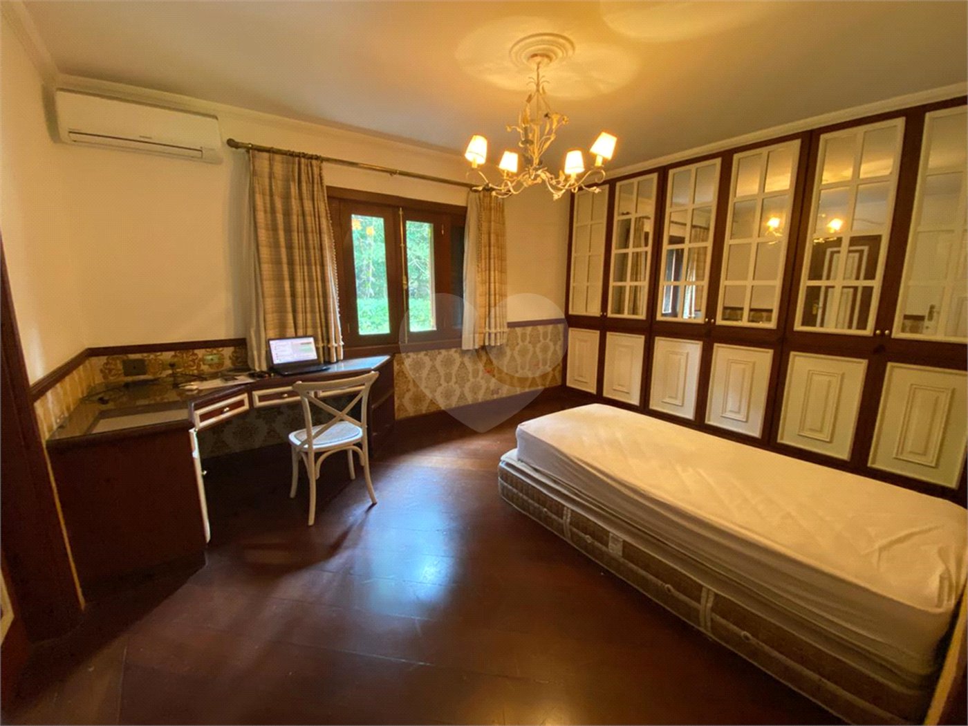 Casa à venda ou para alugar com 5 quartos, sendo 3 suítes,  em Fazenda Morumbi, São Paulo, SP
