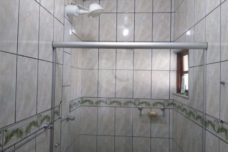 Sobrado à venda com 4 quartos, sendo 3 suítes,  em Vila Monumento, São Paulo, SP