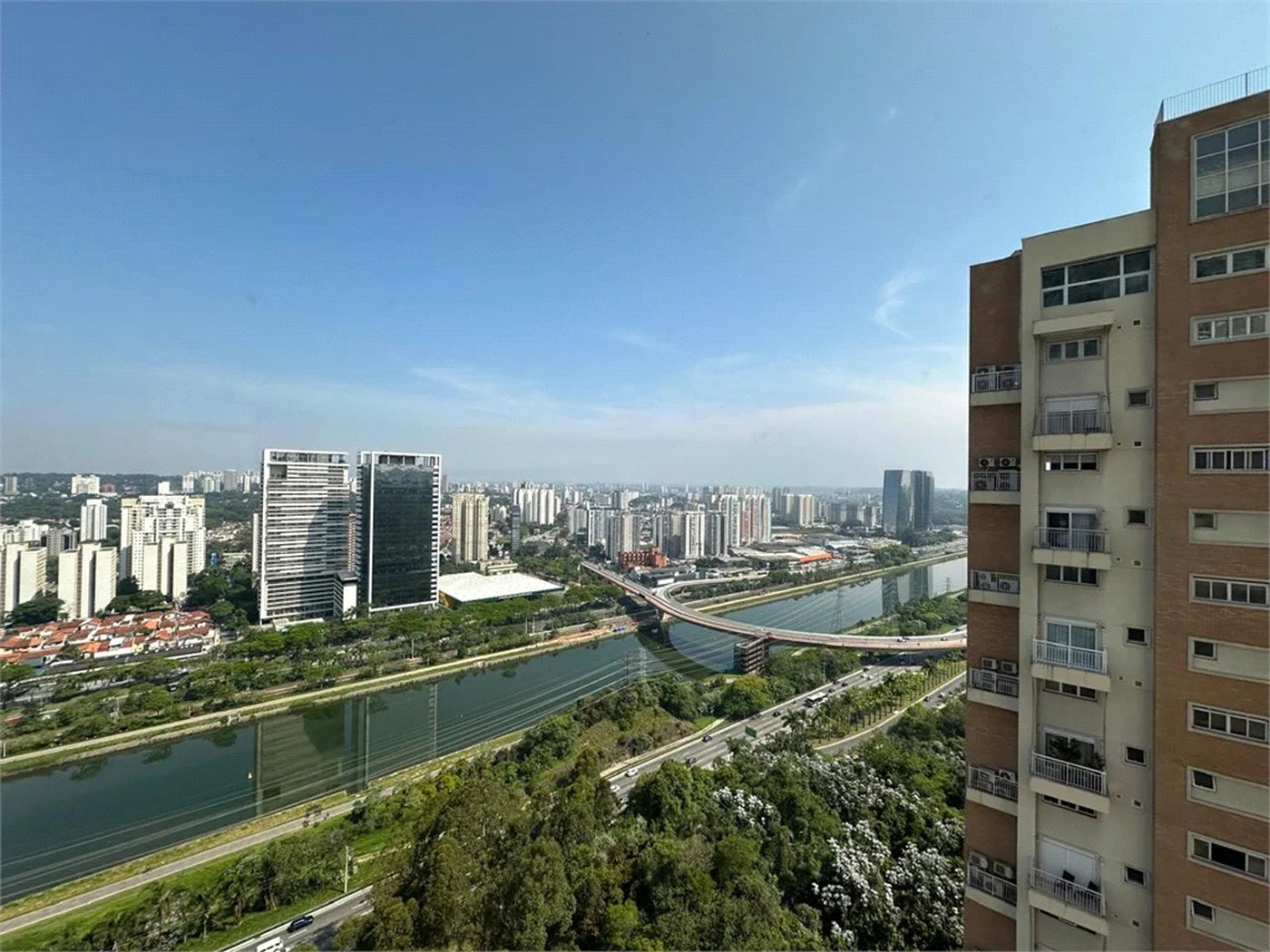 Apartamento para alugar com 4 suítes em Jardim Fonte do Morumbi, São Paulo, SP