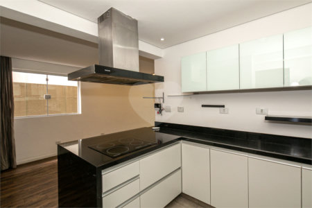 Casa à venda com 3 quartos, sendo 1 suíte, em Campo Belo, São Paulo, SP