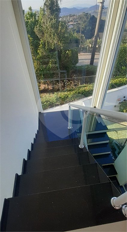 Casa em condomínio à venda ou para alugar com 5 quartos, sendo 3 suítes,  no Centro, Bom Jesus dos Perdões, SP