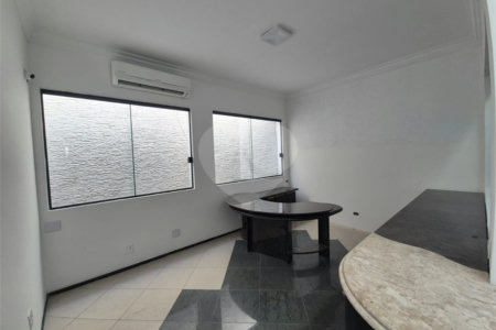 Sobrado à venda ou para alugar com 1 quarto em Saúde, São Paulo, SP