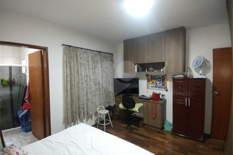 Casa à venda com 3 suítes no condomínio Morada das Hortênsias, São Paulo - SP
