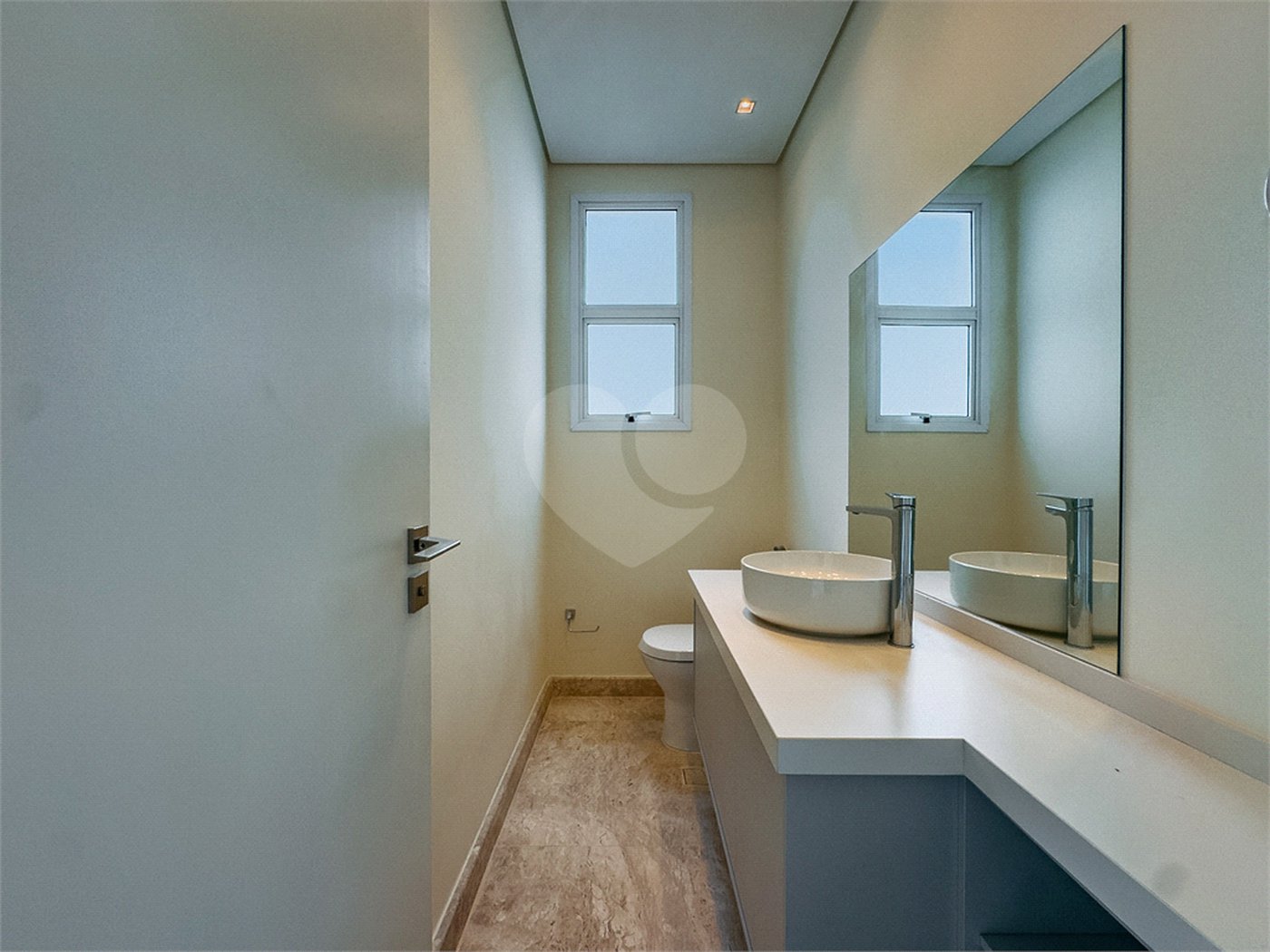 Casa à venda com 4 suítes no condomínio Villa dos Pinheiros, Indaiatuba - SP