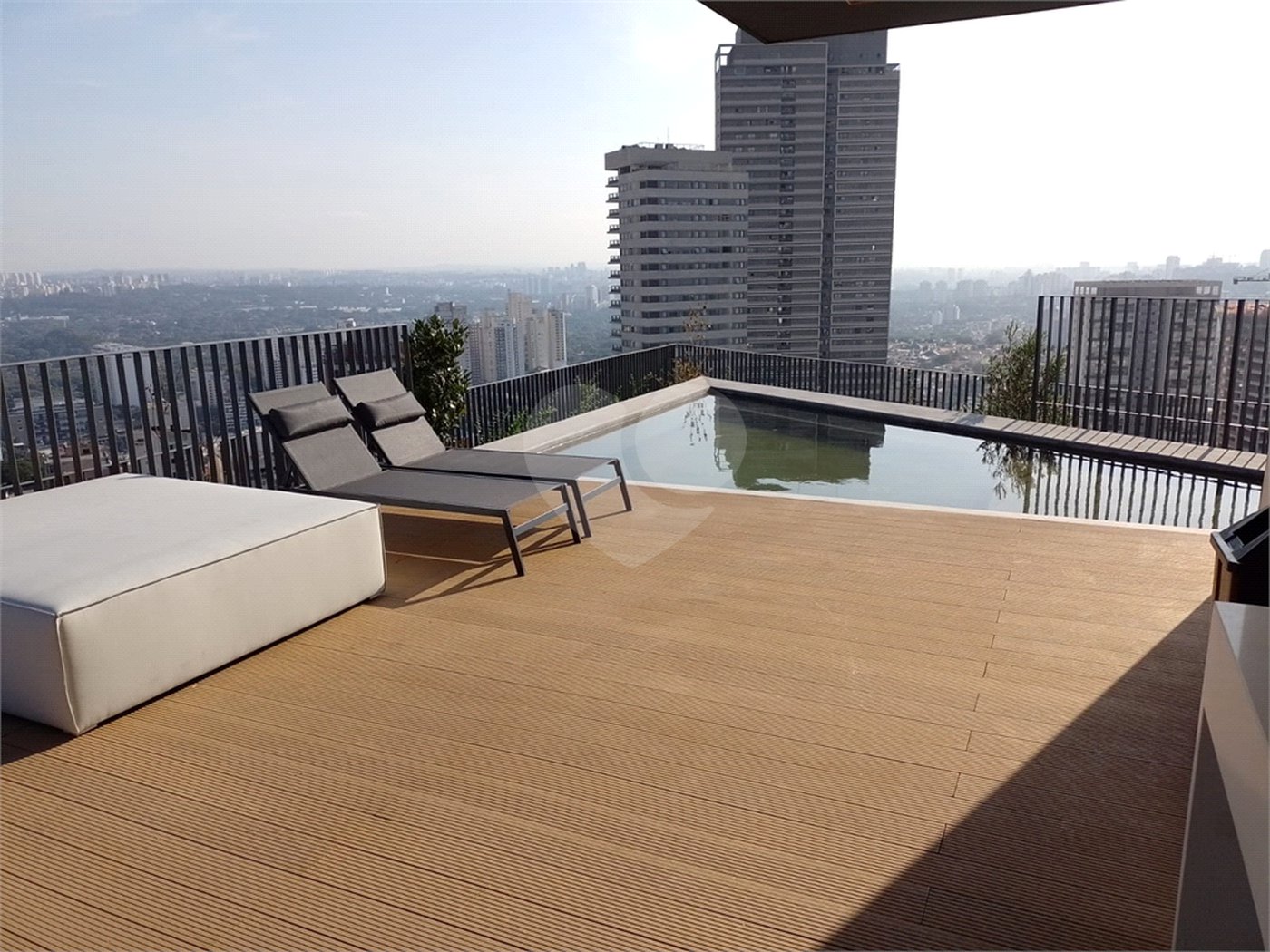 Apartamento à venda ou para alugar com 1 suíte em Jardim das Bandeiras, São Paulo, SP