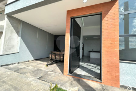 Casa à venda com 3 quartos, sendo 1 suíte, no condomínio Villagio Wanel, Sorocaba - SP