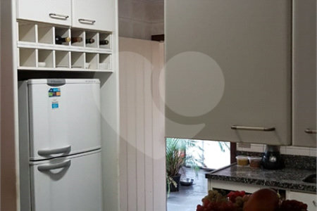Sobrado à venda com 3 suítes em Vila Gumercindo, São Paulo, SP