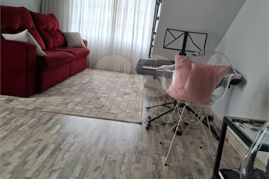 Sobrado à venda com 3 quartos, sendo 1 suíte,  em Tremembé, São Paulo, SP