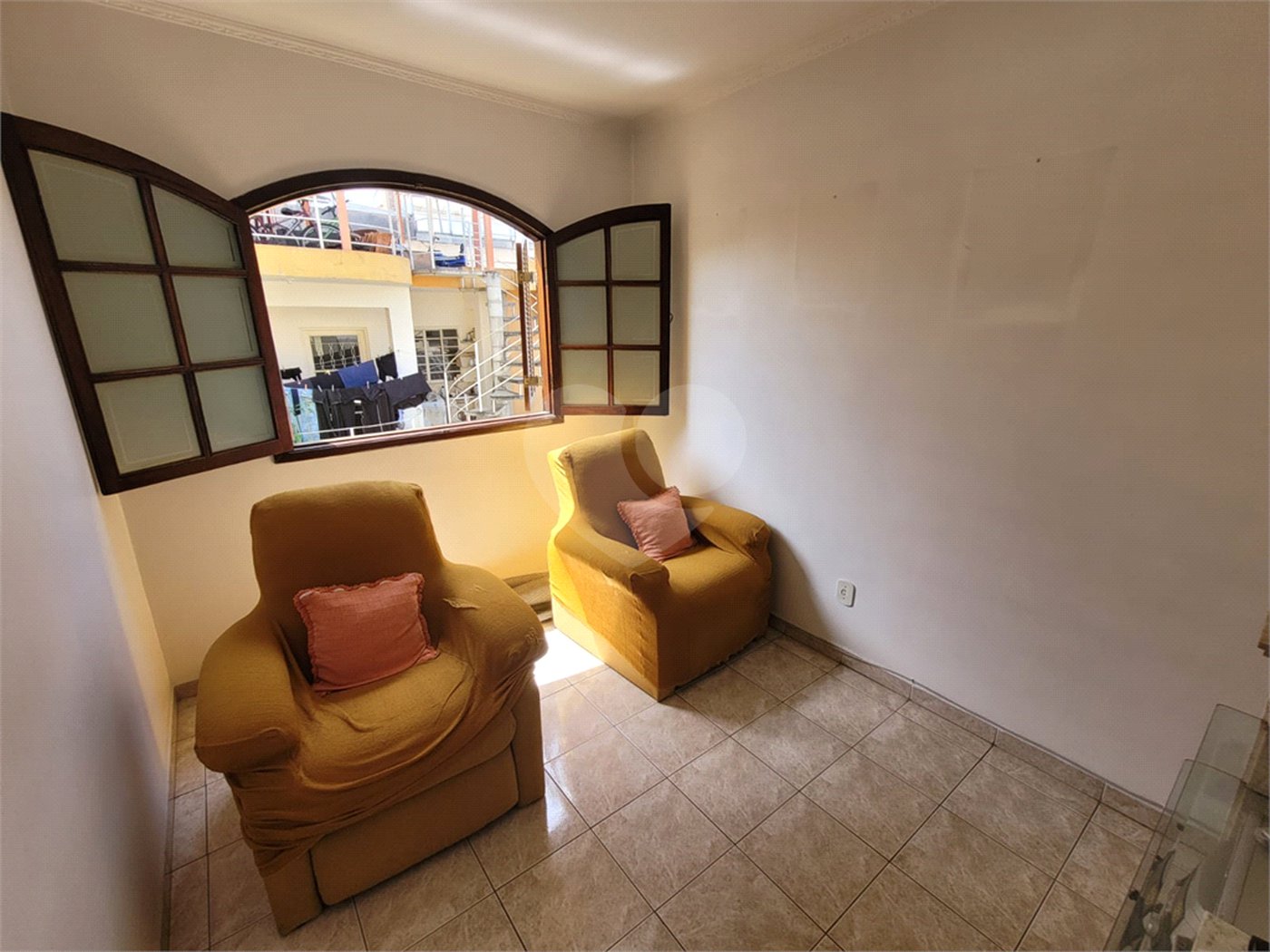 Sobrado à venda com 3 quartos, sendo 1 suíte, em Vila dos Remédios, São Paulo, SP