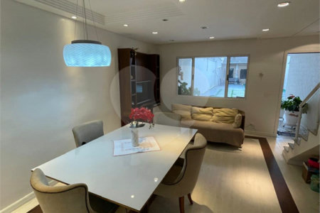 Casa à venda com 3 quartos, sendo 1 suíte, no condomínio Residencial Villagio Vitória, Guarulhos - SP