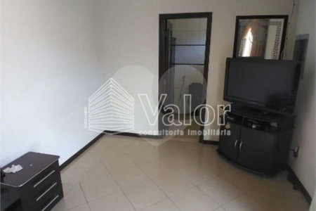 Casa térrea no Centro.