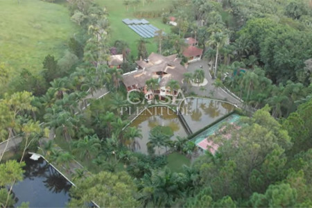 Casa à venda com 23 quartos, sendo 8 suítes,  em Taiaçupeba, Mogi das Cruzes, SP