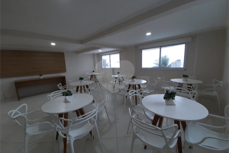 Apartamento à venda com 2 quartos, sendo 1 suíte,  no Centro, Mongaguá, SP