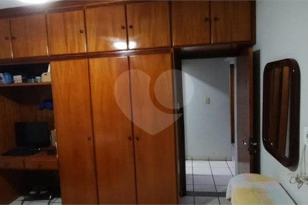 Casa à venda com 3 quartos, sendo 1 suíte, no Centro, Paranaíba, MS