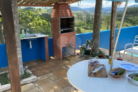 Sítio à venda com 6 quartos, sendo 5 suítes, em Dos Mimis, Piracaia, SP