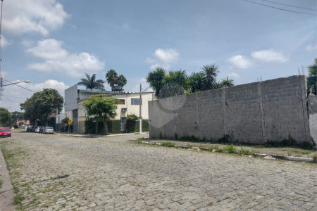 Terreno à venda em Vila Maria de Maggi, Suzano, SP