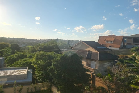 Casa à venda com 4 quartos, sendo 3 suítes, no condomínio Arco Iris, Atibaia - SP