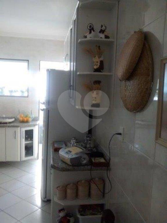 Apartamento à venda com 2 quartos, sendo 1 suíte, em Vila Tupi, Praia Grande, SP