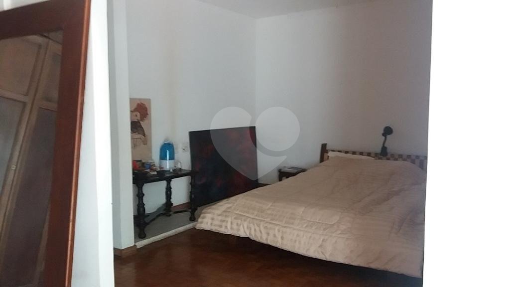 Casa à venda com 6 quartos, sendo 3 suítes,  em Jardim São Bento, São Paulo, SP