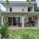Casa à venda ou para alugar com 4 quartos, sendo 2 suítes, em Ibirapuera, São Paulo, SP