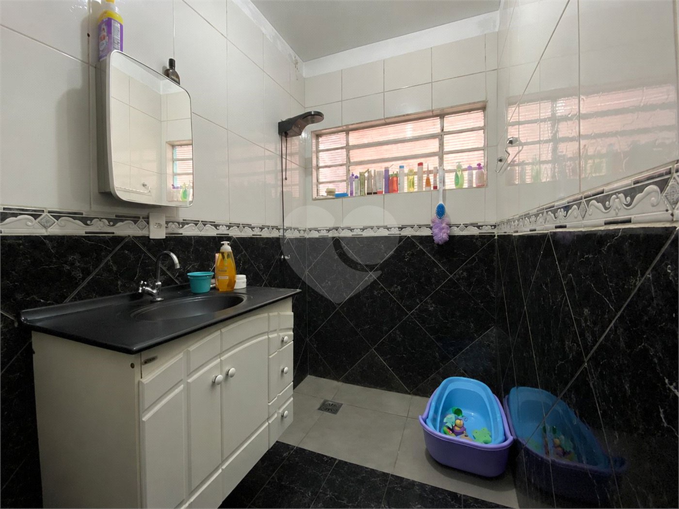 Casa à venda com 3 quartos, sendo 1 suíte, em Vila Barcelona, Sorocaba, SP