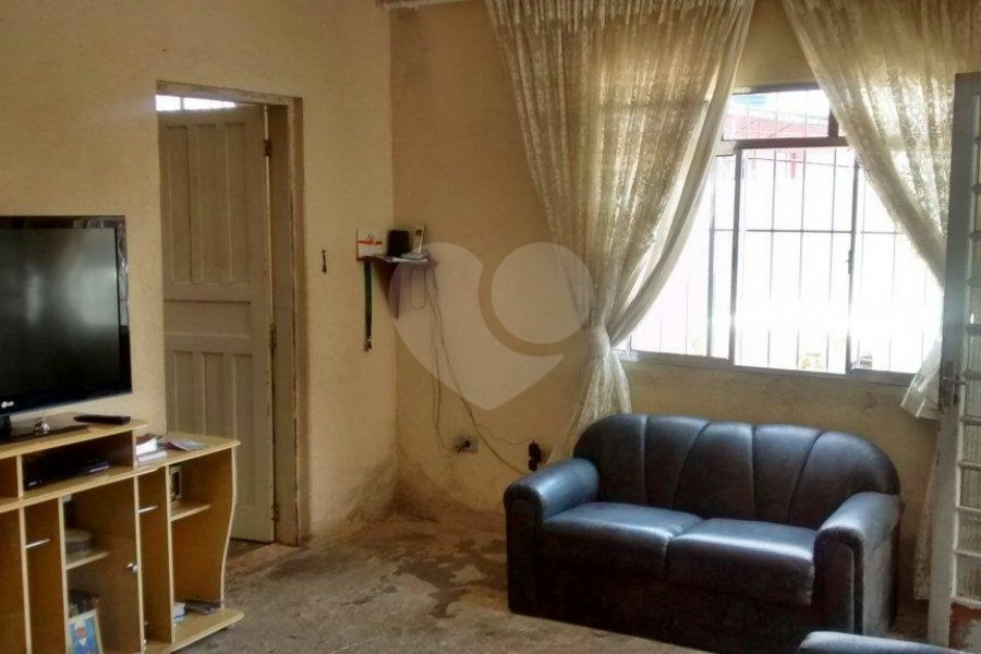 Sobrado à venda com 4 quartos, sendo 1 suíte, em Tremembé, São Paulo, SP