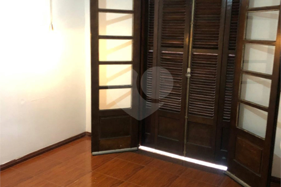 Sobrado à venda com 3 quartos, sendo 1 suíte, no Centro, Mairiporã, SP