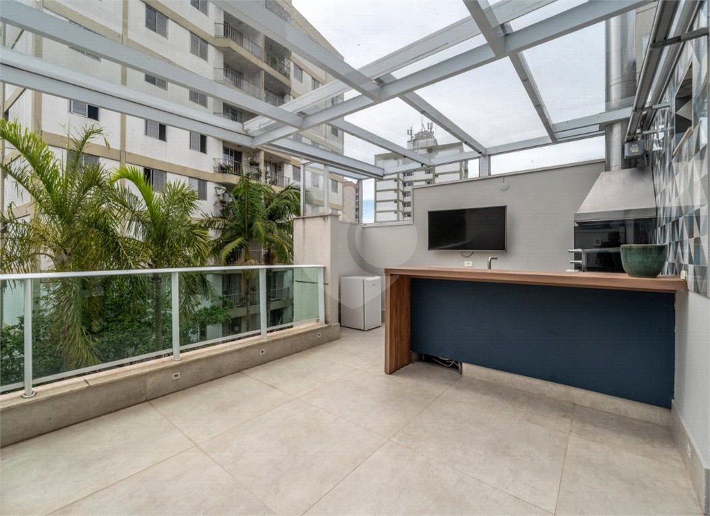 Casa à venda com 4 quartos, sendo 2 suítes, no condomínio Melbourne Residence, São Paulo - SP