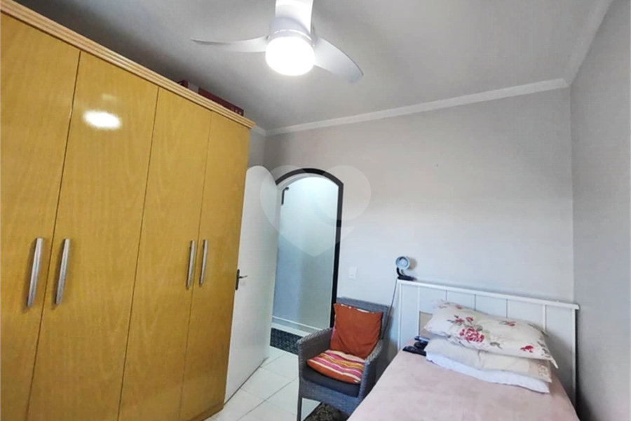 Sobrado à venda com 4 quartos, sendo 1 suíte, em Parque Vitória, São Paulo, SP