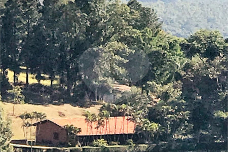 Casa em condomínio à venda ou para alugar com 4 quartos, sendo 2 suítes, em Caixa D´água, Vinhedo, SP