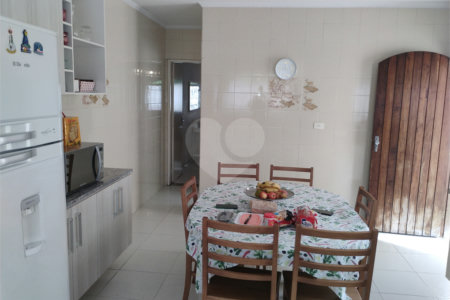 Sobrado à venda com 3 quartos, sendo 1 suíte,  em Vila Nivi, São Paulo, SP