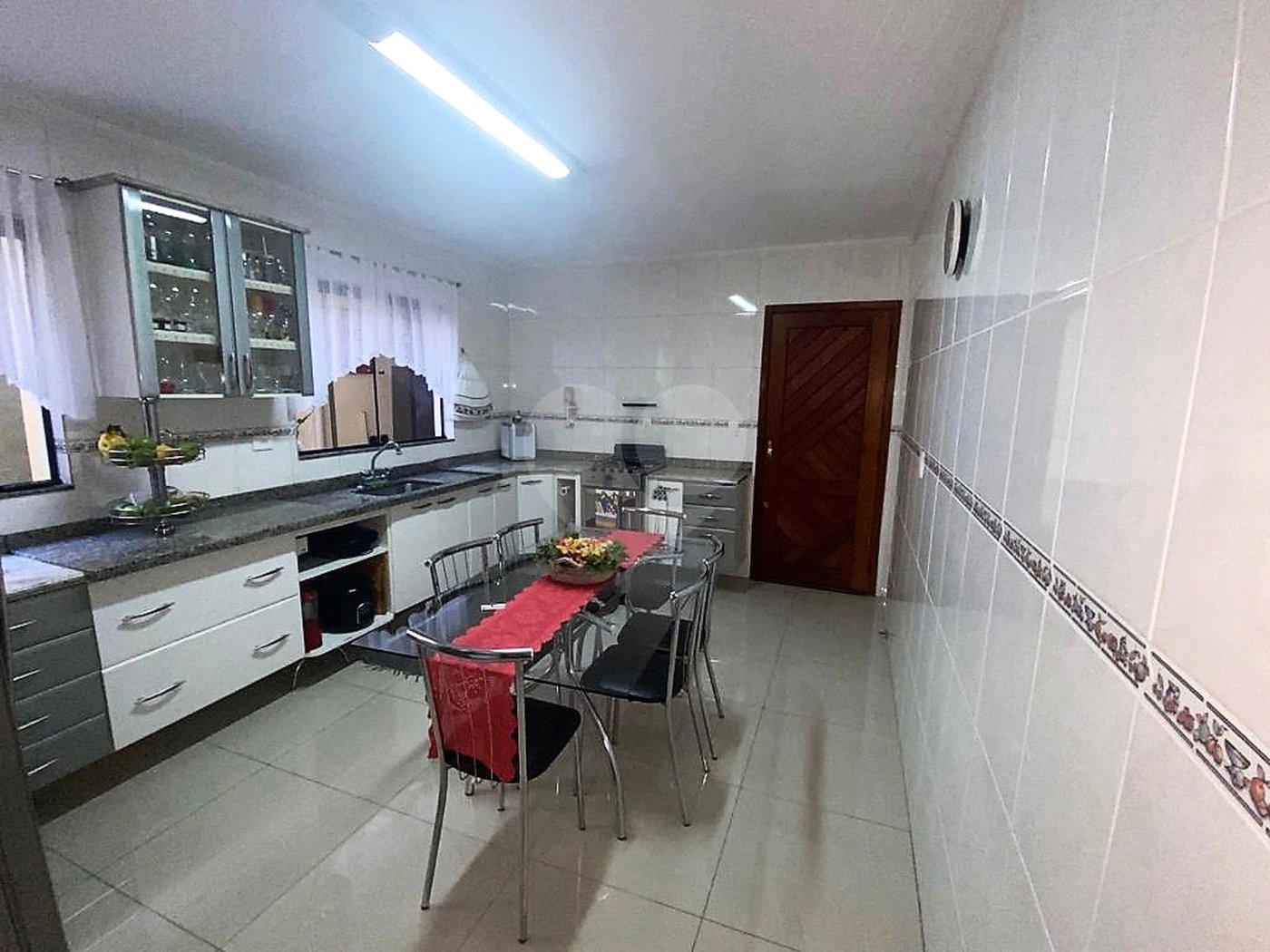 Sobrado à venda com 3 quartos, sendo 1 suíte, em Vila Nivi, São Paulo, SP