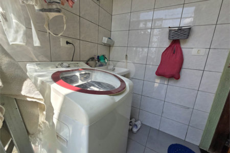 Casa à venda com 4 quartos, sendo 1 suíte, em Vila Paulo Silas, São Paulo, SP
