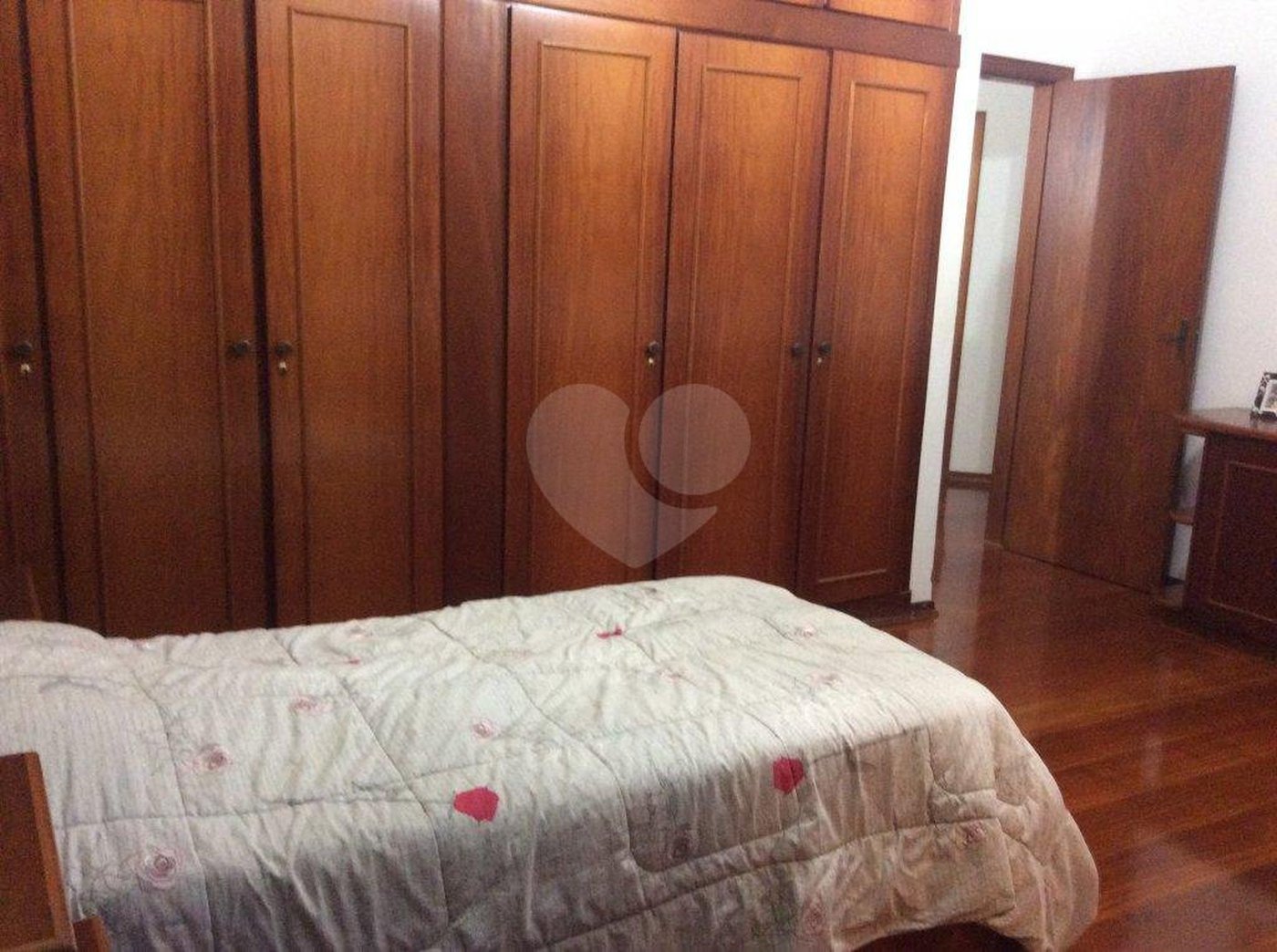 Casa Térrea à venda ou para alugar com 4 suítes em Jardim Floresta, São Paulo, SP